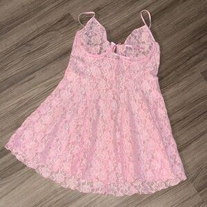 Chic Pink Lace Chemise